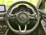 握りやすいステアリングで、正確な操作が可能です。運転の楽しさをより一層引き立ててくれます。