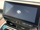 【12.3インチワイドナビ】高級感とインパクトのある大型ワイドナビを装備。各種オーディオ操作はもちろん、横長ワイド画面でのマップ2分割表示など、利便性も高いナビです♪