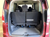 普段のお買い物や通勤、送迎等に十分な荷室スペースを確保しております。セカンドシートを倒すと、大きな荷物の積載も可能です♪