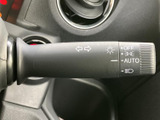 操作しやすい位置に配置されたウインカーレバーで、スムーズな車線変更をサポートします。確実な操作感で、安全な運転をサポートします。