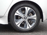 【タイヤ】 【純正17インチアルミホイール】《215/50R17》専用のアルミなのでお車のイメージぴったりですね!