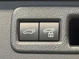 【パワーバックドア】スマートキーや運転席のボタンを押すだけでリアゲートが自動で開閉します!荷物を持っている時や、高い位置にあるバックドアを閉める際に便利な機能です♪