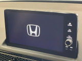 【メーカー純正ナビ】インテリアに溶け込むスタイリッシュな「専用設計」メーカーナビを装備♪視認性や操作性など基本性能にも優れ、より上質なカーライフをお楽しみいただけます。