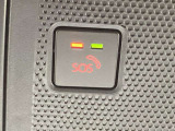 エアバッグ作動時や後突時、もしくは車内のSOSボタンを押した際に緊急通報オペレーターに連携し、救急・警察を手配します。更にオペレーターにも連携、お客様のご要望に応じてロードサービスの手配を行います。