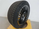 R7年式冬タイヤ245/45R20ブリヂストン製です。
