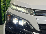 【LEDヘッドライト】悪天候や夜間走行時も良好な視界を確保し安心して運転できる高輝度LEDヘッドライトを装備!点灯速度が早く、消費電力も抑えられています。
