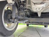 お車を安心してお乗りいただく為には、足回りの定期点検が欠かせません。サービスサポート(有償保証)では無料点検もご提供しており、安心のカーライフをお過ごしいただけるサポート体制が整っています。