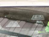 【スマートブレーキサポート】走行中に前方の車両等を認識し、衝突しそうな時は警報とブレーキで衝突回避と被害軽減をアシスト。より安全にドライブをお楽しみいただけます。