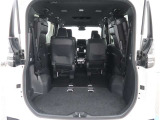 【トランクルーム】荷室の広さも十分です!シートアレンジでシートを畳めば長い荷物だって積めますね。シートアレンジの操作方法など、お気軽にご相談下さい。