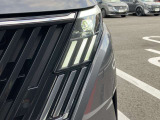 【LEDヘッドランプ】鮮やかな白色光で、クリアな視界を確保するLEDヘッドランプ装備♪