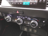 オートエアコン装着車で車内はいつも快適です!
