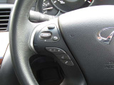 ステアリングスイッチ付きです。運転に集中できます。