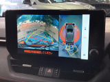 【パノラミックビューモニター】専用のカメラにより、上から見下ろしたような視点で360度クルマの周囲を確認することができます☆死角部分も確認しやすく、狭い場所での切り返しや駐車もスムーズに行えます。