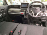 運転しながら、周囲がよく見えるおすすめのクルマです。フロントピラーを細くして前方視界を拡大し、右左折時の歩行者や交通状況に対する視認性を向上させています。