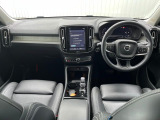 XC40 アルティメット B4AWD入庫です!シートヒーターや高音質スピーカーなどの快適装備が盛り沢山♪もちろんボルボが誇る安全装備も多数搭載されています!!