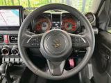 【純正革巻きステアリング】上質な革を使用することで、手にしっかり馴染みとても運転しやすいハンドルです♪