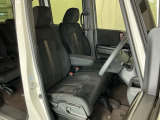 当車両は、次のお客様に気持ちよくお乗りいただくため、専門スタッフによる【徹底シートクリーニング】を施工済みです!
