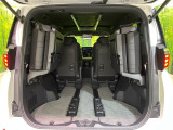 【パワーバックドア】スマートキーや運転席のボタンを押すだけでリアゲートが自動で開閉します!荷物を持っている時や、高い位置にあるバックドアを閉める際に便利な機能です♪