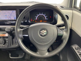 インテリアに合わせたデザインのステアリングは、運転される方のことも考え、運転しやすい形状、大きさです。是非一度、実際に触ってお確かめください。
