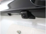 バックカメラが付いているので後方確認が非常にしやすいです。今や運転初心者も熟練者も必須装備!ついていて損はないですね♪