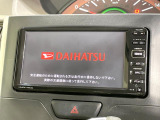 【純正ナビ】人気の純正ナビを装備しております。ナビの使いやすさはもちろん、オーディオ機能も充実!キャンプや旅行はもちろん、通勤や買い物など普段のドライブも楽しくなるはず♪