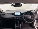 見通しの良い運転席回りとなっておりますので安心して運転をして頂けます!窓が大きいので明るく開放的な室内です