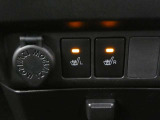 運転席と助手席には寒い時にうれしいシートヒーターが装備されてます。