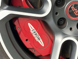 JCWブレーキ!赤いブレーキキャリパーが性能を物語ります!