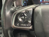 ステアリングにオーディオ操作スイッチが付いています。オーディオ画面に直接タッチしなくても操作が出来ますので、運転に集中できます。
