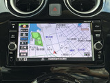 高精細な画面で、運転をサポートするナビゲーションシステム。快適なドライブをさらに楽しめます。各種設定も直感的に操作できます。