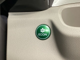 ★ECONスイッチ★ エコドライブを加速しよう!スイッチをONにすると、運転の仕方によるロスを抑え込み燃費をよくするようクルマが頑張ります(*^ー^*)燃費向上にチャレンジ♪