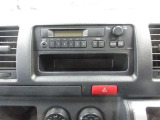 純正のAM/FMラジオが付いています。外部入力のAUX端子が付いてスマホなどの音楽も再生できます。