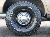 タイヤ&ホイールはBFグッドリッチ235/85R16にDEANクロスカントリー16インチAWをインストール!