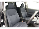 しっかりとしていて上質な座り心地のシートです。 座り心地も良くて長時間の運転も快適ですよ。 肌触りの良いシートが評判です。