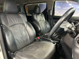 運転席も広々としており運転しやすい環境を実現しています☆