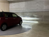LEDヘッドランプです。十分な明るさを保ちつつも消費電力が少なく、バルブ寿命も長いのが特徴です。瞬時にMAXの光量を発揮するのもLEDならではです。