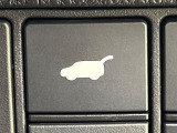 【パワーバックドア】スマートキーや運転席のボタンを押すだけでリアゲートが自動で開閉します!荷物を持っている時や、高い位置にあるバックドアを閉める際に便利な機能です♪