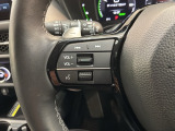 ステアリングにオーディオ操作スイッチが付いています。オーディオ画面に直接タッチしなくても操作が出来ますので、運転に集中できます。