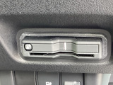 ビルトインタイプの【ETC】で見た目もスッキリ。高速道路の利用にとても便利です。