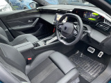 運転中の視線移動を抑えるレイアウトの「iCockpit」。