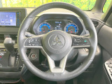 【純正革巻きステアリング】上質な革を使用することで、手にしっかり馴染みとても運転しやすいハンドルです♪