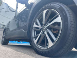 【純正18インチアルミホイール】車両デザインに合う純正アルミを装着。社外アルミや夏冬タイヤ取り揃えあります。ぜひご相談ください。