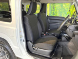運転席シート廻りは使用感も少なく、良好な状態となっています。前オーナー様が丁寧に使っていたことがよくわかりますね。