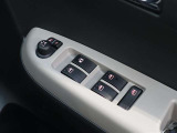 パワーウインドウを装備しております!後席ウインドゥの閉め忘れも運転席で解決できます♪
