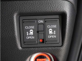 ◆両側電動スライドドア◆狭い駐車場でも乗り降りが楽々♪お子様が隣の車にドアを当ててしまう心配もございません!小さなお子様連れの方もこれで安心。