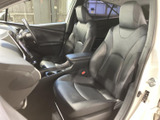 運転しやすいシートポジションで、快適な運転をサポート。視界も広く、安全運転に貢献します。ドライバーズシートにこだわりました。