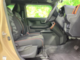 開放感のある室内空間。ドライバー席からの視界も広く、運転しやすいです。シートの座り心地も良く、長距離運転も快適に過ごせます。