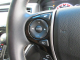 ハンドルにオーディオの操作スイッチが装備されています!視線を前方から外さずハンドルから手を離さずに操作できるのでとっても安全ですね♪