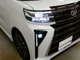 LEDヘッドライトです。デザイン性がよくとても明るいので、夜間の走行や悪天候でも安心です。しかも長寿命!