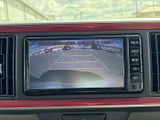 バックカメラの映像が鮮明に表示され、狭い場所での駐車や車庫入れも安心です。後方の状況をしっかり確認できます。